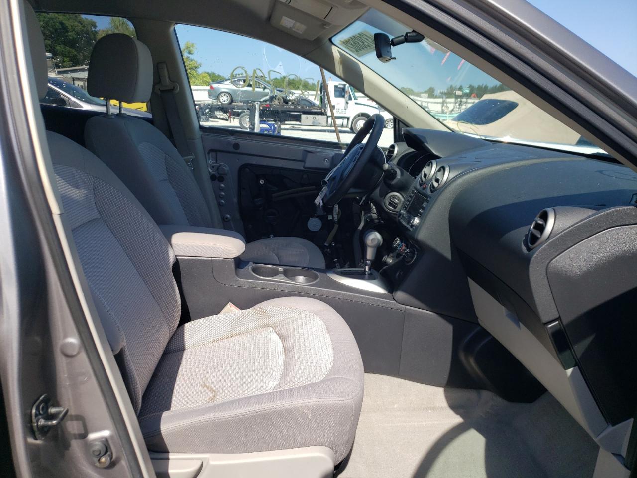 Photo 5 from auction – 2011 NISSAN ROGUE S with VIN JN8AS5MT6BW564580