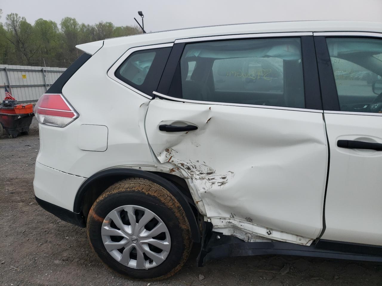 Photo 9 from auction – 2016 NISSAN ROGUE S with VIN 5N1AT2MV6GC792382