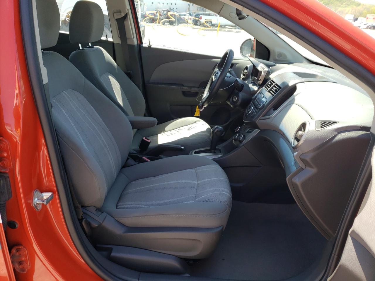 Photo 5 from auction – 2012 CHEVROLET SONIC LT with VIN 1G1JC6SH5C4107214
