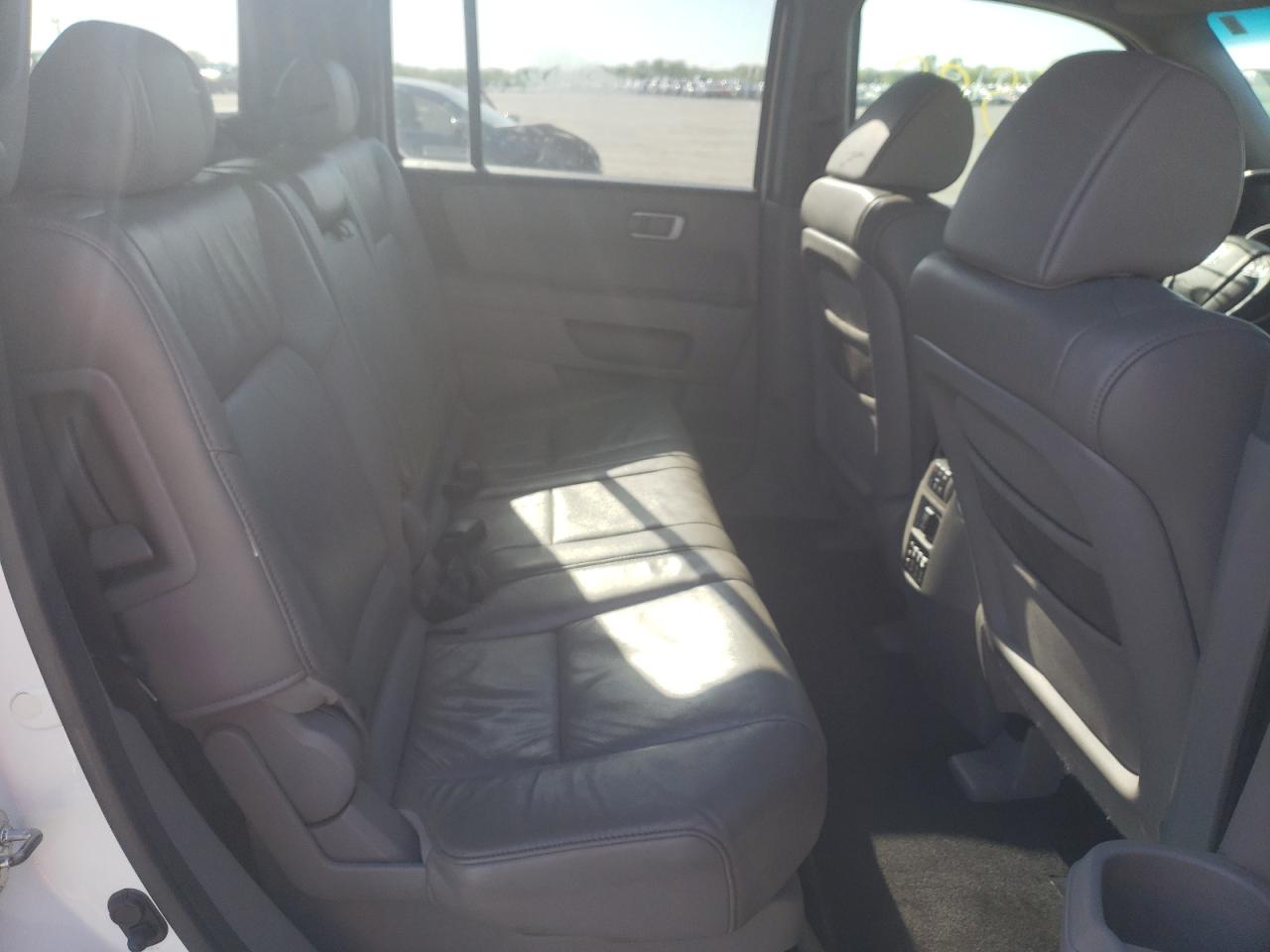 Photo 6 from auction – 2010 HONDA PILOT EXL with VIN 5FNYF3H67AB021507