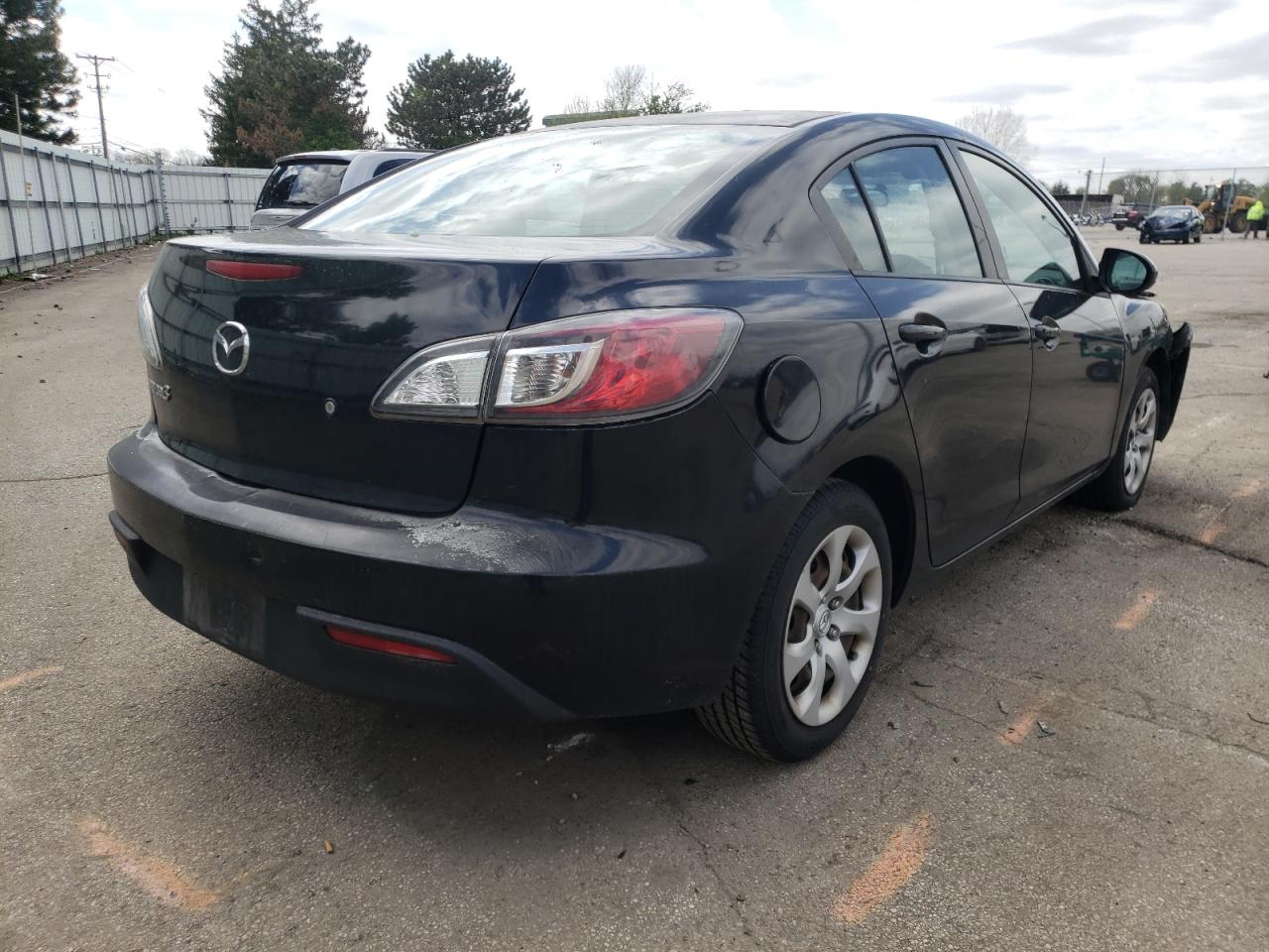 Photo 4 from auction – 2011 MAZDA 3 I with VIN JM1BL1UF4B1436738