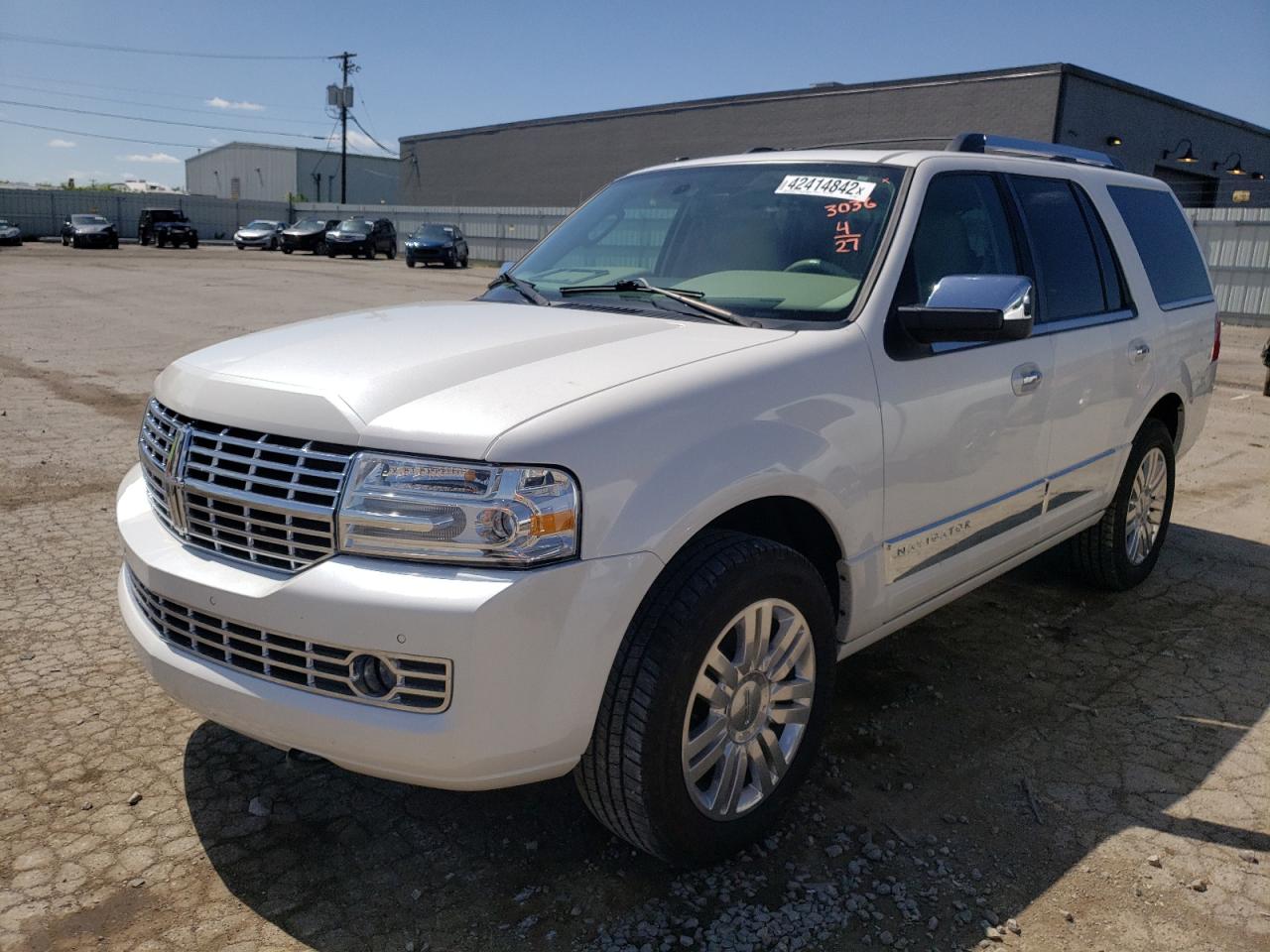 Photo 2 from auction – 2013 LINCOLN NAVIGATOR with VIN 5LMJJ2J5XDEL03036