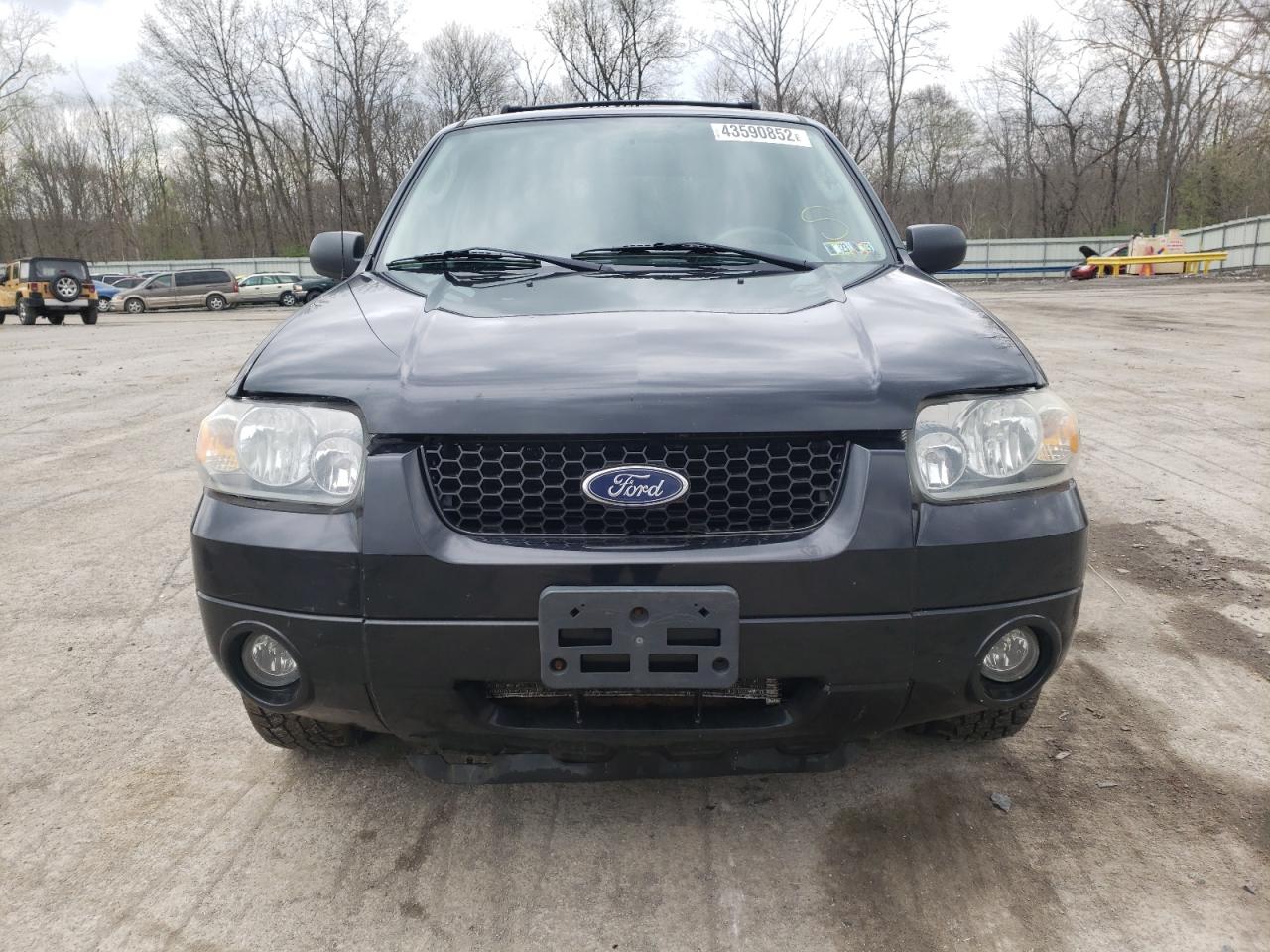 Photo 7 from auction – 2006 FORD ESCAPE LIM with VIN 1FMCU94166KA27804