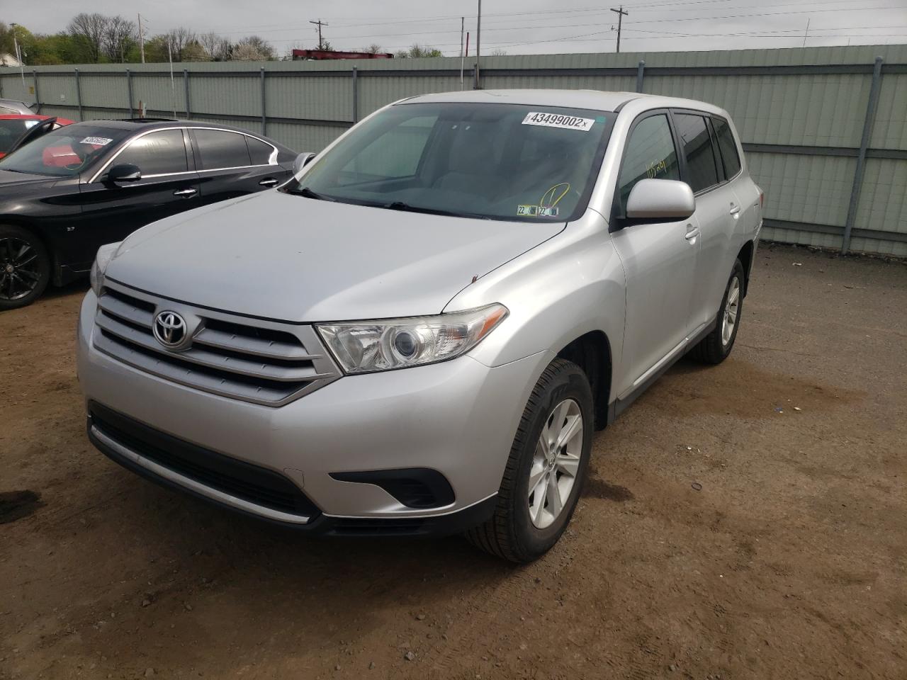 Photo 2 from auction – 2013 TOYOTA HIGHLANDER with VIN 5TDBK3EH2DS221122