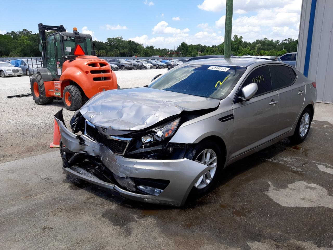 Фото 2 с аукциона – 2013 KIA OPTIMA LX с VIN KNAGM4A70D5312833
