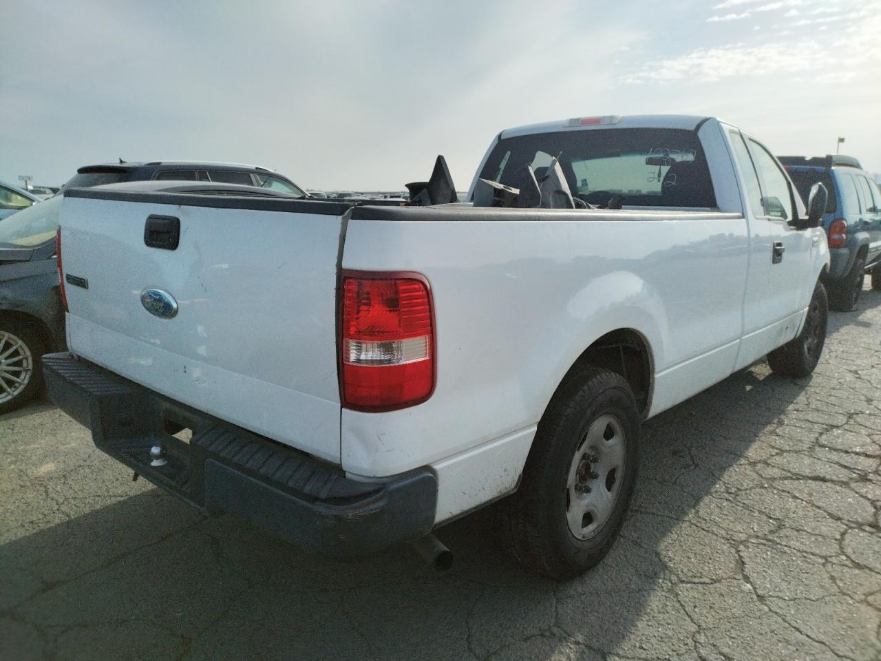 Photo 4 from auction – 2006 FORD F150 with VIN 1FTRF122X6NB85101