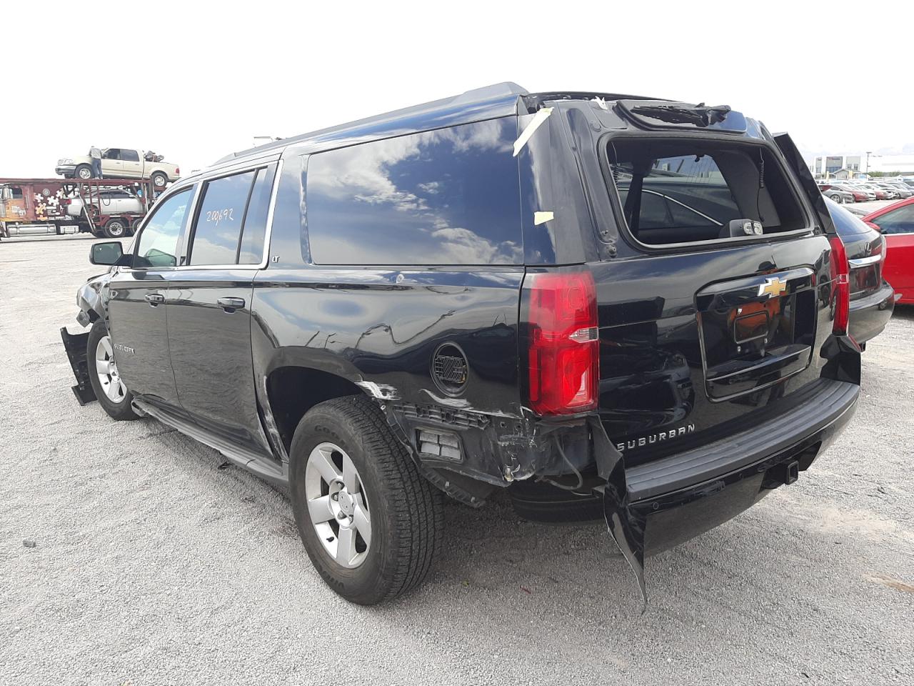 Photo 3 from auction – 2015 CHEVROLET SUBURBAN C with VIN 1GNSCJKCXFR118341