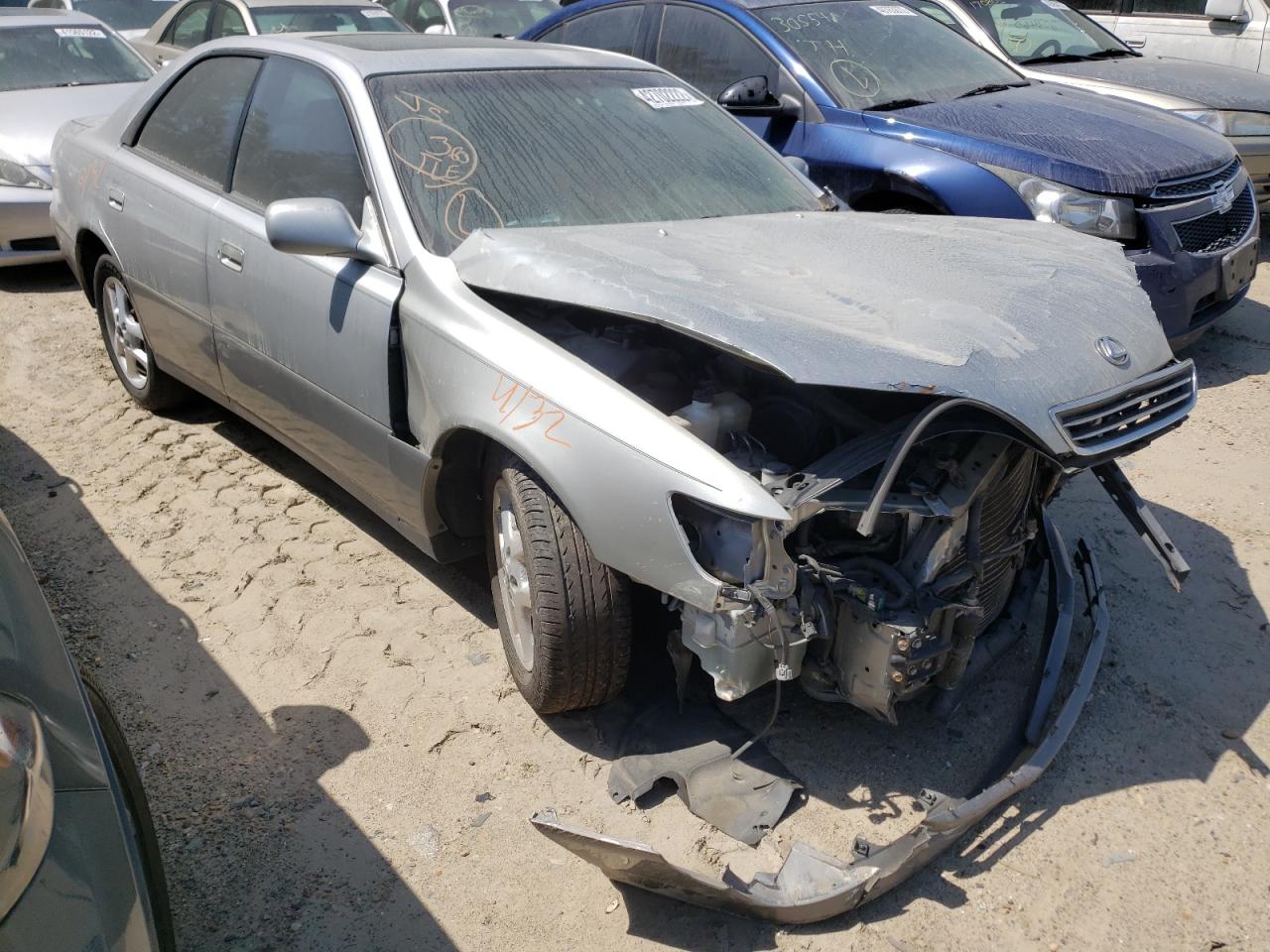 LEXUS ES 300 2000 with VIN JT8BF28GXY5080991 - Photo from auction