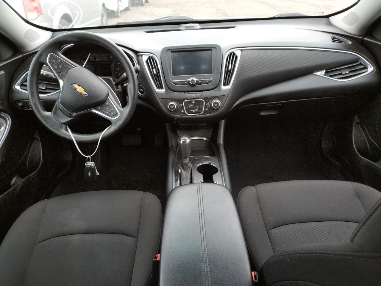 Photo 9 from auction – 2018 CHEVROLET MALIBU LT with VIN 1G1ZD5ST2JF196126