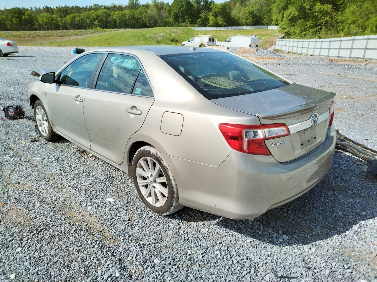 Photo 3 from auction – 2014 TOYOTA CAMRY SE with VIN 4T1BK1FK0EU544091