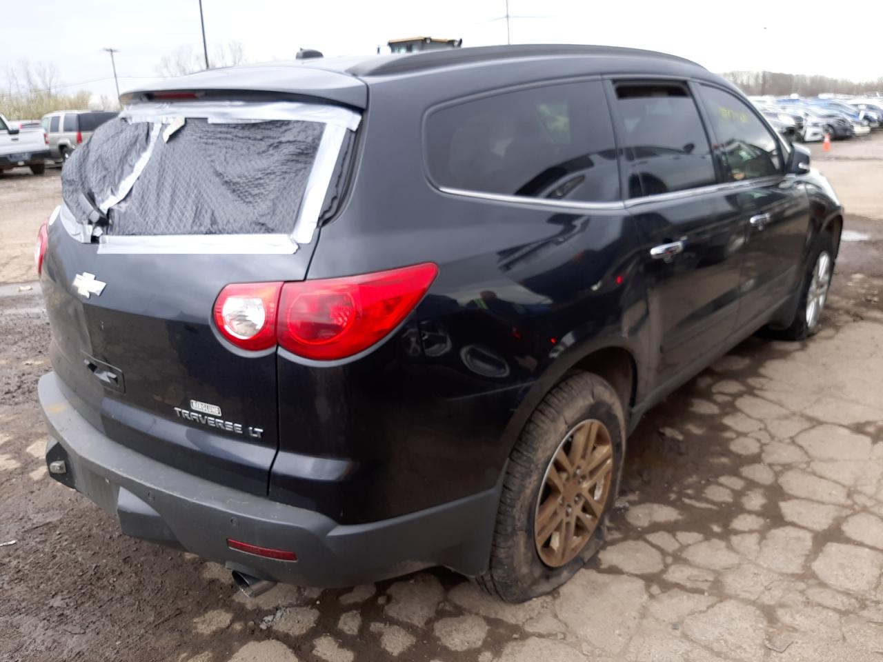 Photo 4 from auction – 2010 CHEVROLET TRAVERSE L with VIN 1GNLRGED3AJ217150