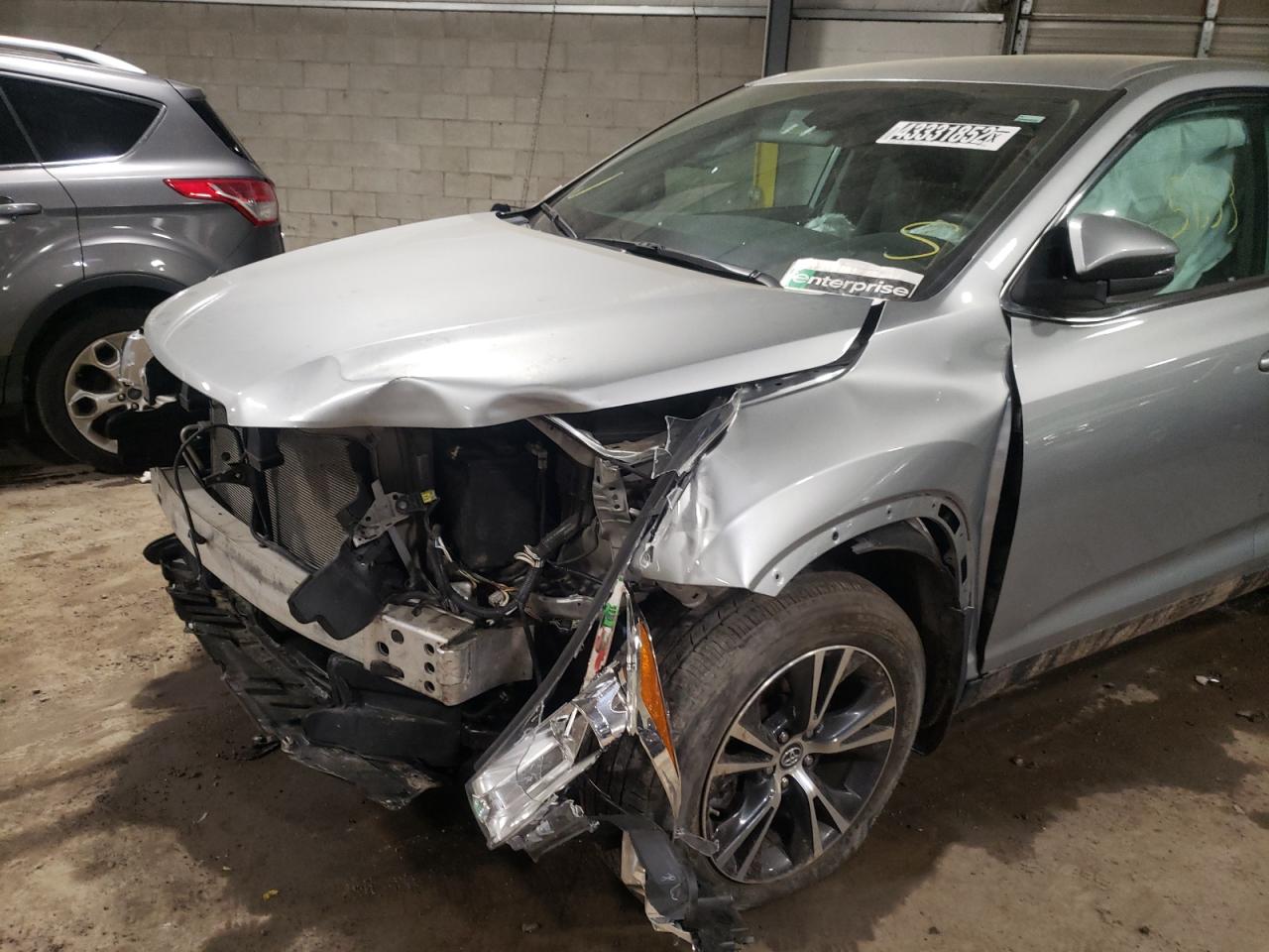 Photo 9 from auction – 2019 TOYOTA HIGHLANDER with VIN 5TDBZRFH5KS962682
