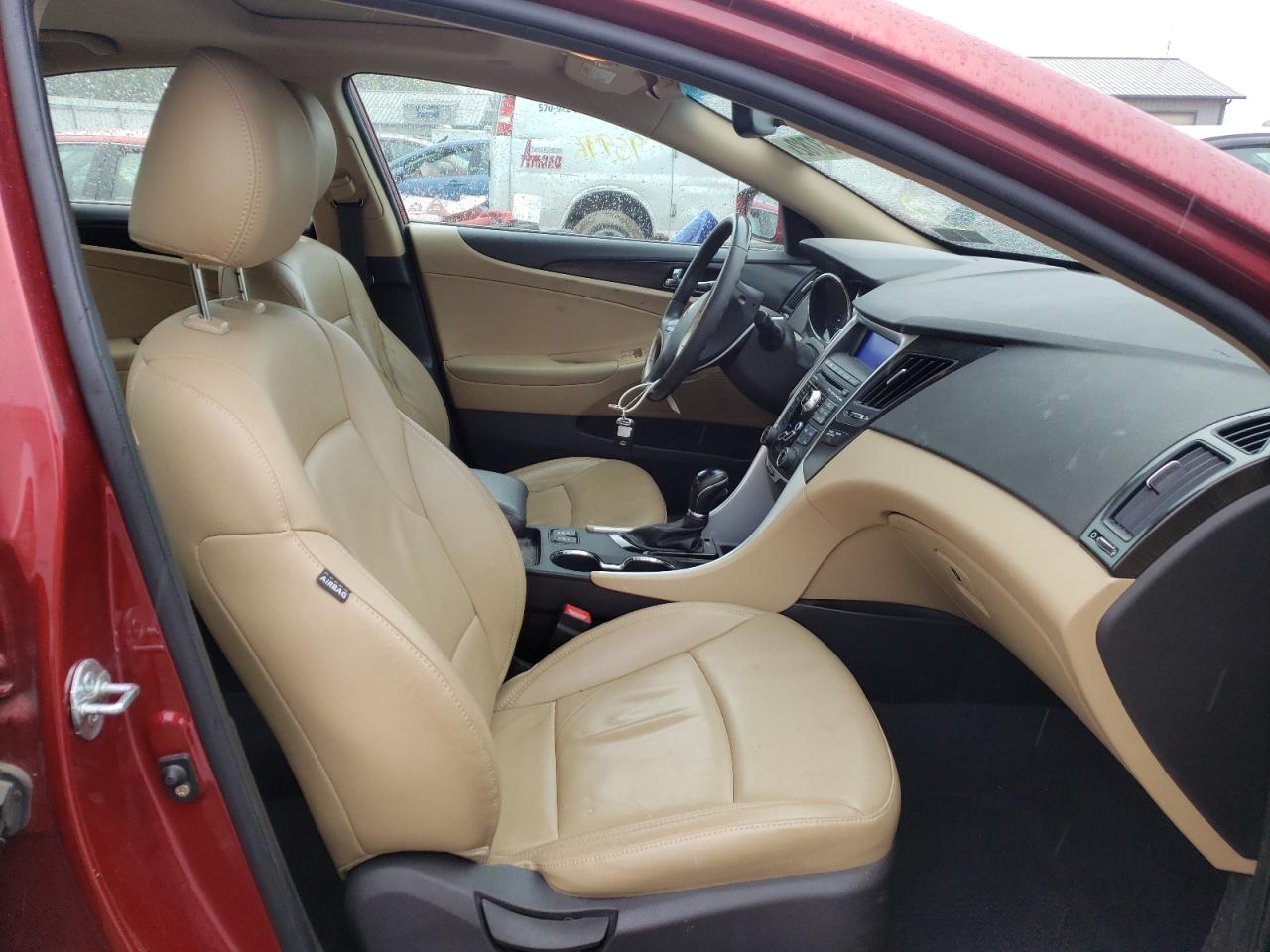 Photo 5 from auction – 2011 HYUNDAI SONATA SE with VIN 5NPEC4AC1BH232013