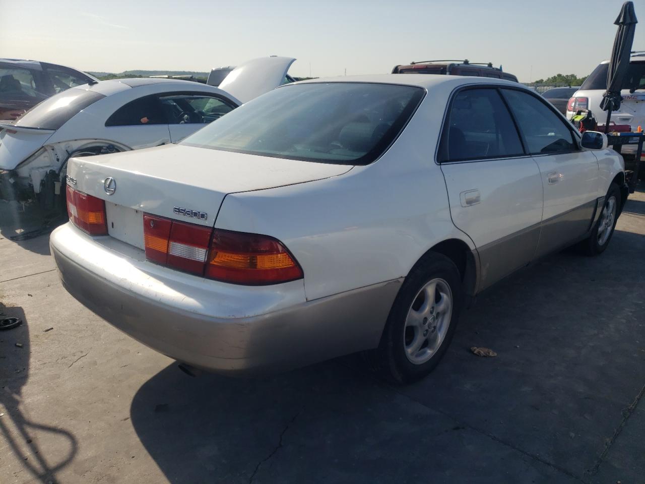 Photo 4 from auction – 1997 LEXUS ES 300 with VIN JT8BF22G4V0056350