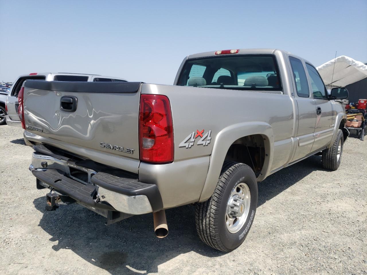 Photo 4 from auction – 2003 CHEVROLET SILVERADO with VIN 1GCHK29U93E105982