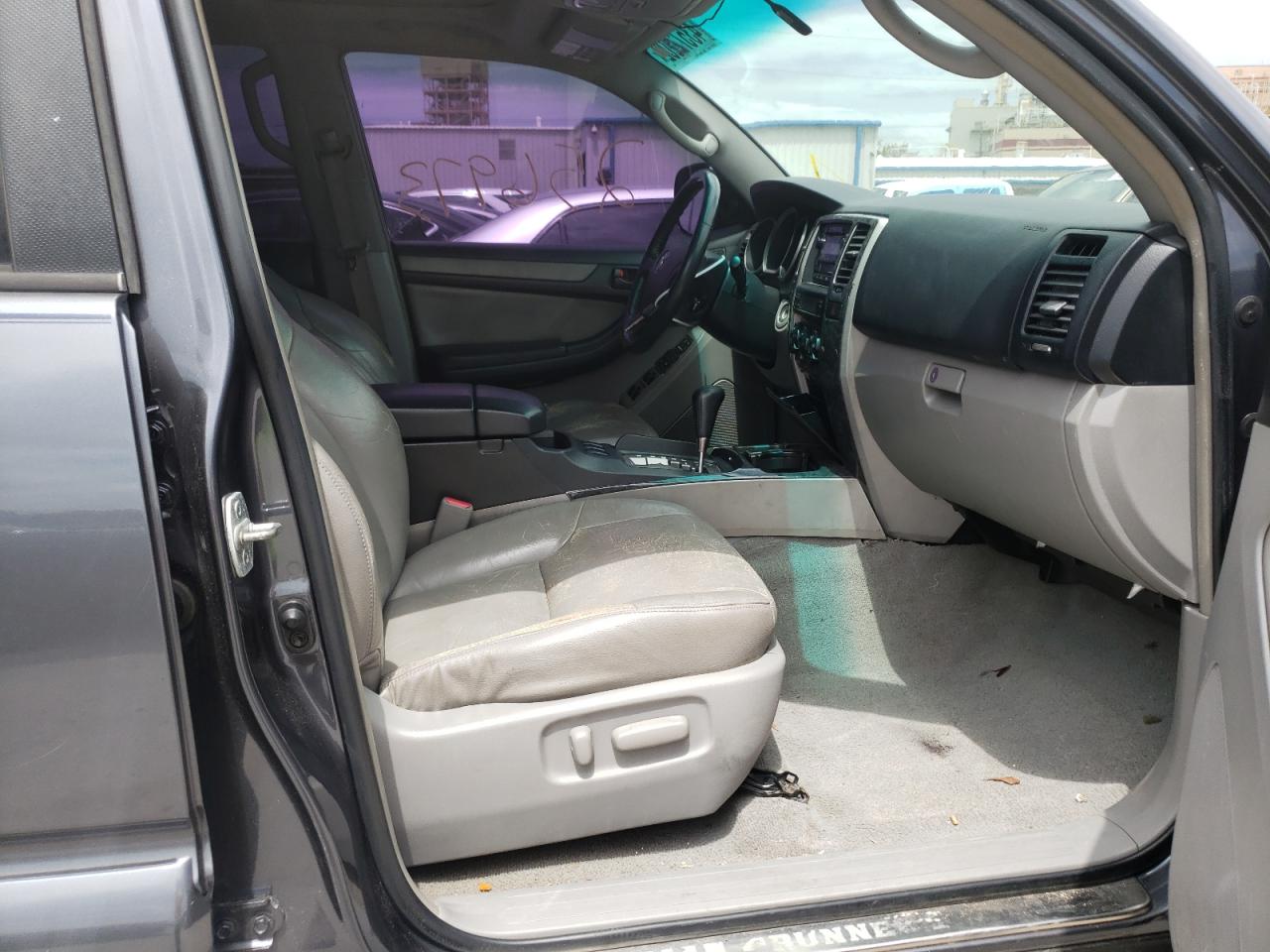 Photo 5 from auction – 2006 TOYOTA 4RUNNER SR with VIN JTEZU14RX68060206