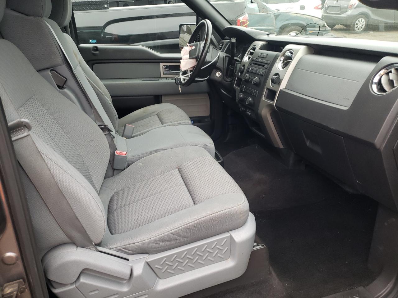 Photo 5 from auction – 2011 FORD F150 SUPER with VIN 1FTFW1ET5BFC98742