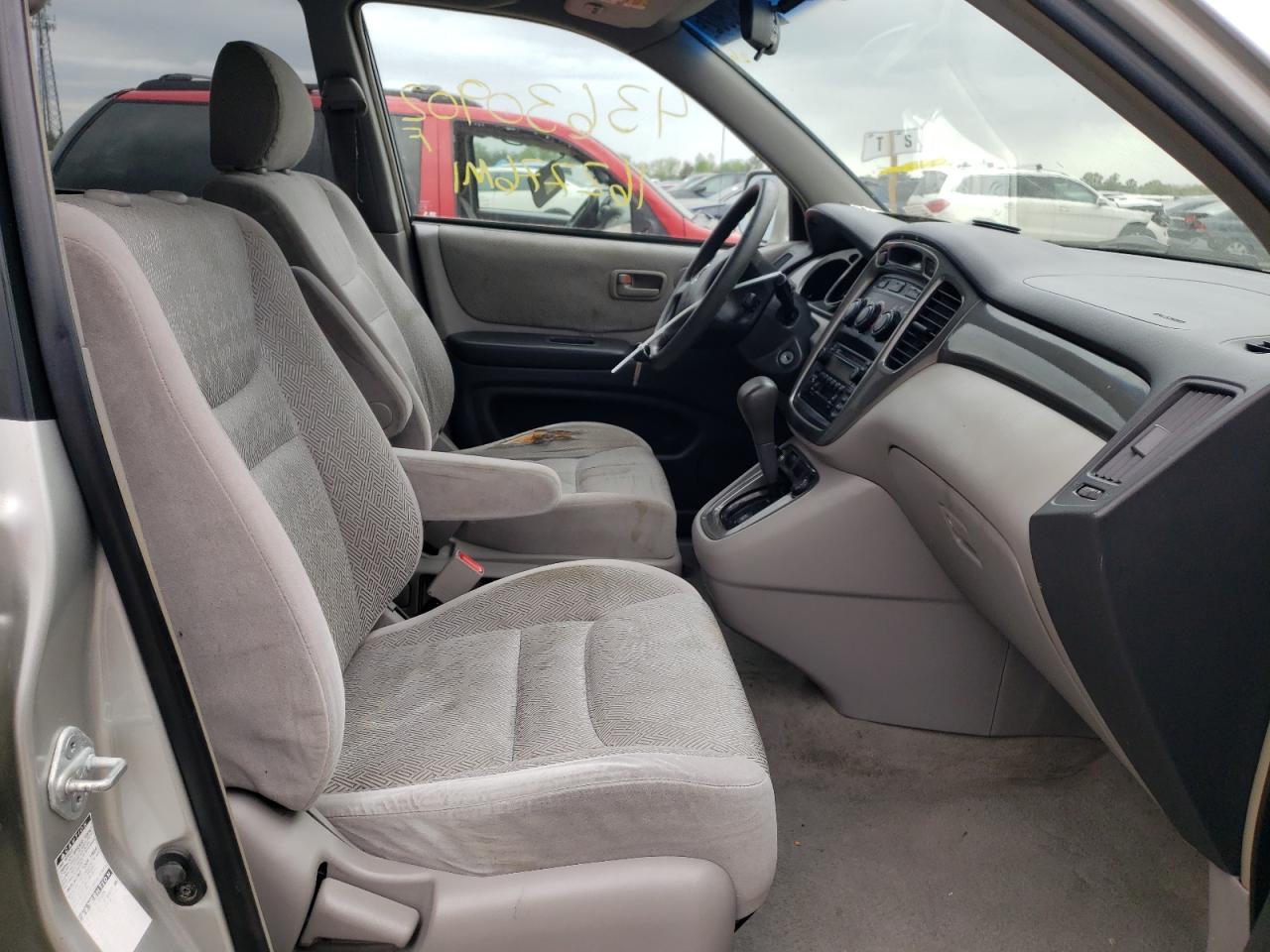 Photo 5 from auction – 2001 TOYOTA HIGHLANDER with VIN JTEHF21A310033477
