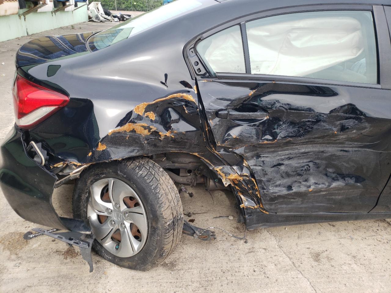 Photo 9 from auction – 2015 HONDA CIVIC LX with VIN 19XFB2F5XFE064095