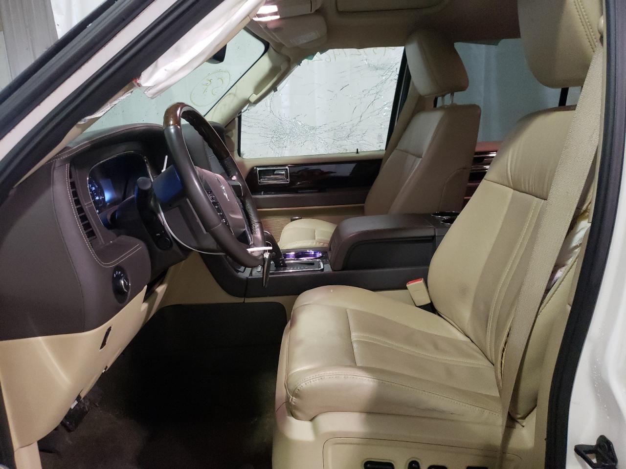 Photo 5 from auction – 2016 LINCOLN NAVIGATOR with VIN 5LMJJ2LT2GEL04665