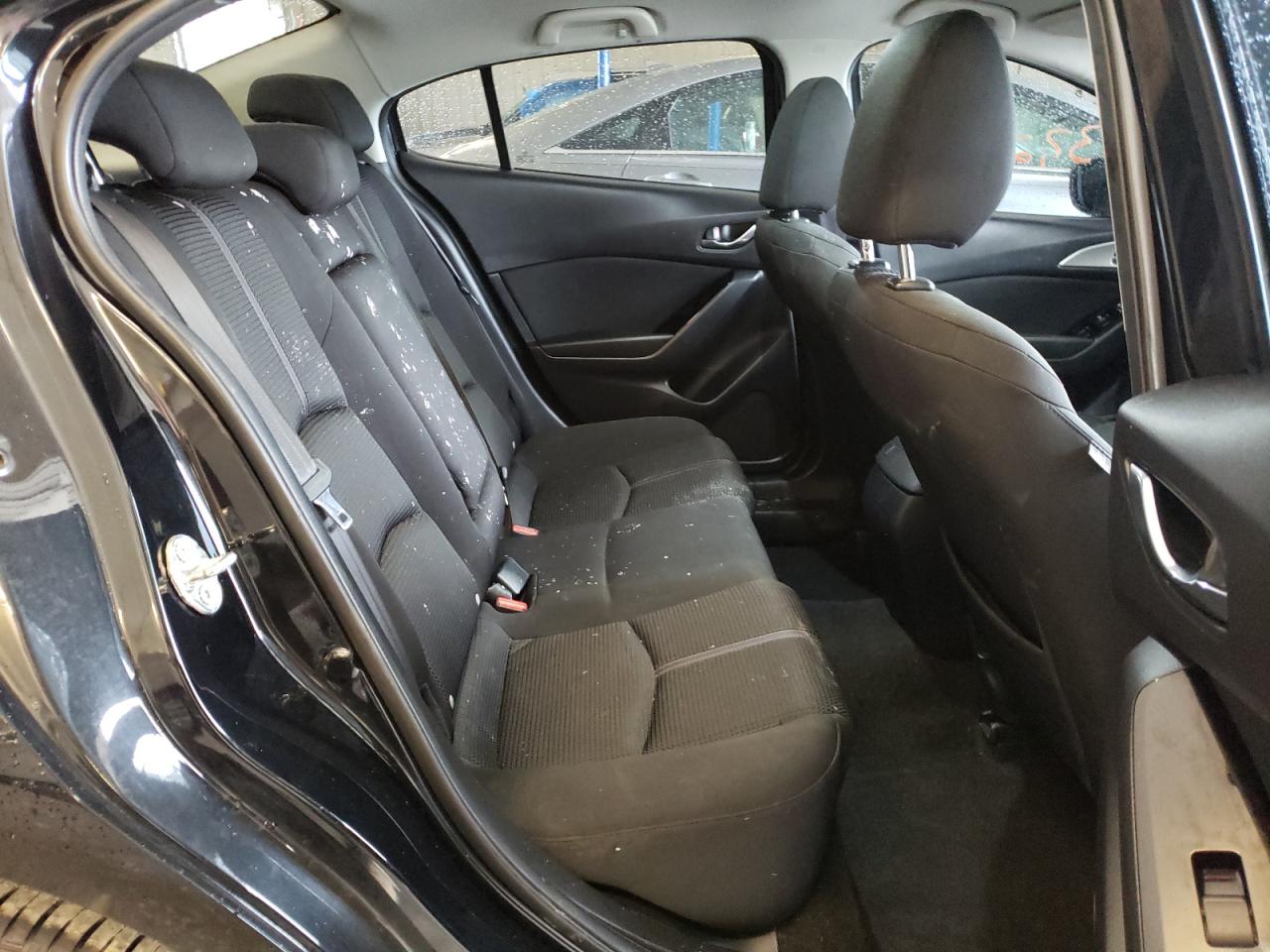 Photo 6 from auction – 2018 MAZDA 3 SPORT with VIN 3MZBN1U74JM165617
