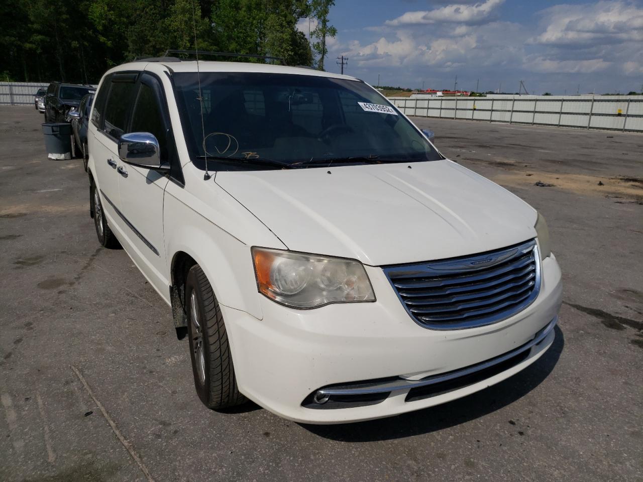CHRYSLER TOWN & COU 2013 with VIN 2C4RC1CG0DR534088 - Photo from auction