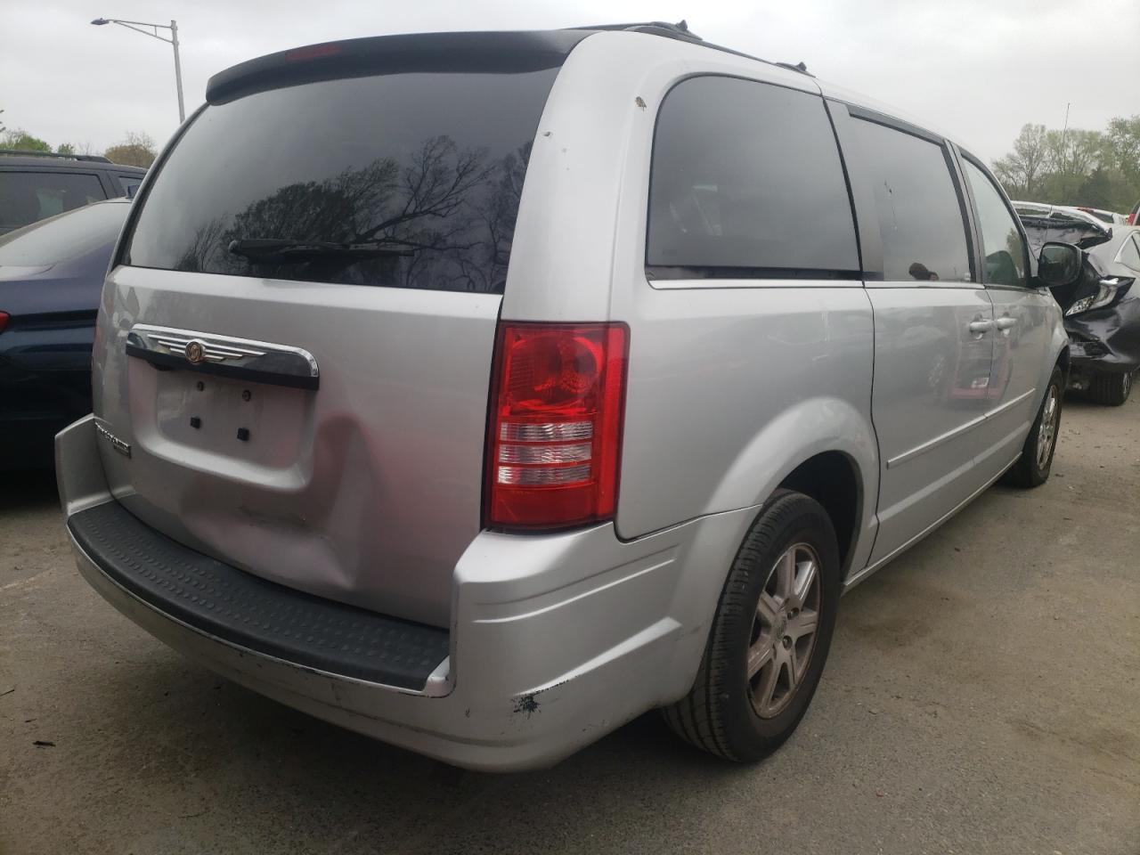 Photo 4 from auction – 2008 CHRYSLER TOWN & COU with VIN 2A8HR54P78R107795