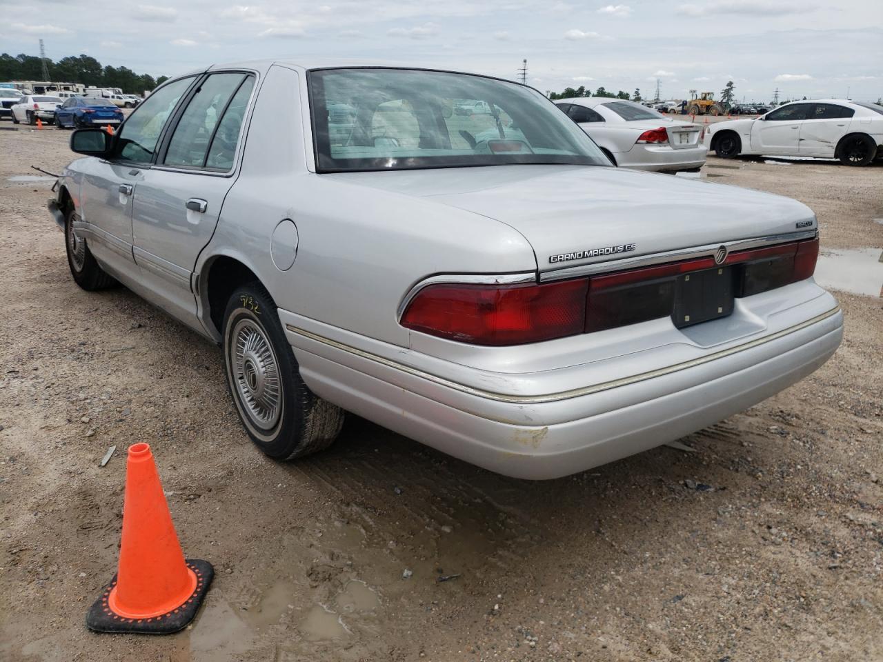 Photo 13 from auction – 1997 MERCURY GRAND MARQ with VIN 2MELM74W1VX665750