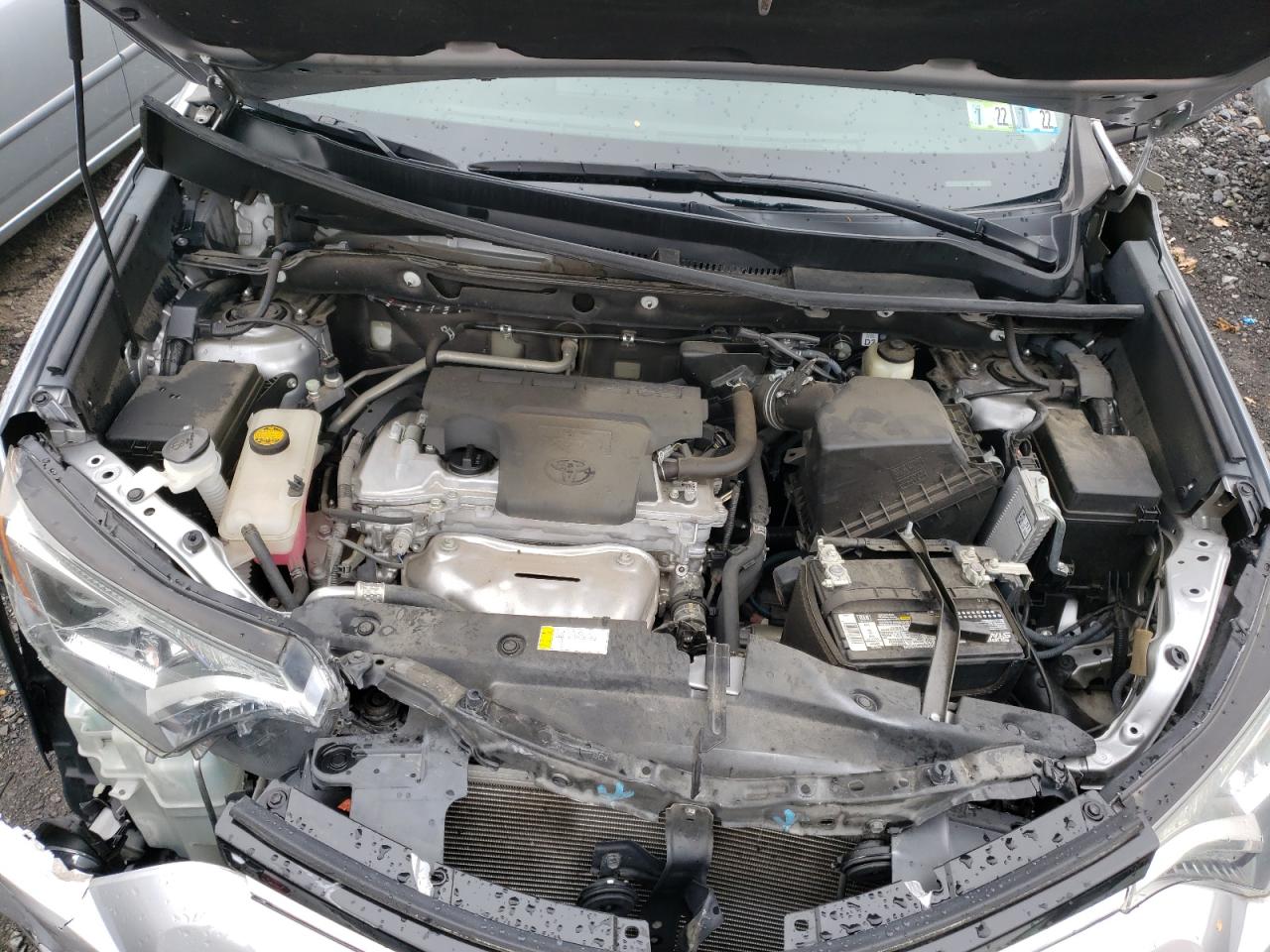 Photo 7 from auction – 2016 TOYOTA RAV4 XLE with VIN 2T3WFREV3GW285316