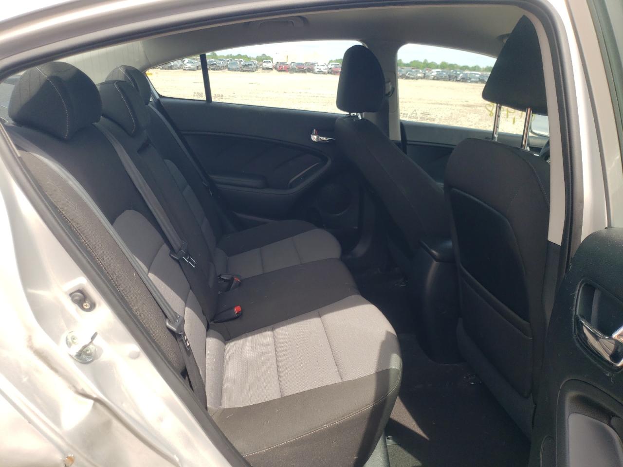 Photo 6 from auction – 2015 KIA FORTE EX with VIN KNAFX4A82F5374376