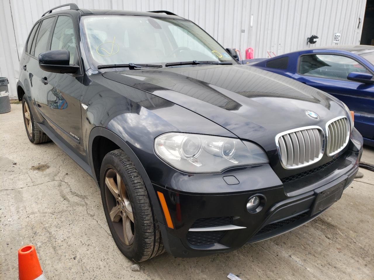 BMW X5 XDRIVE3 2011 with VIN 5UXZW0C51BL662862 - Photo from auction