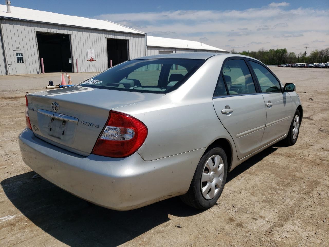 Photo 4 from auction – 2002 TOYOTA CAMRY LE with VIN 4T1BE32K52U055996