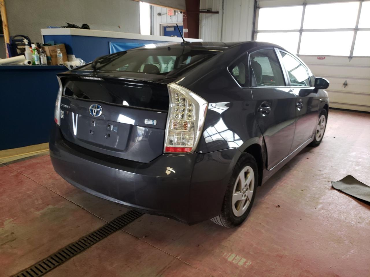 Photo 4 from auction – 2010 TOYOTA PRIUS with VIN JTDKN3DU5A0052699