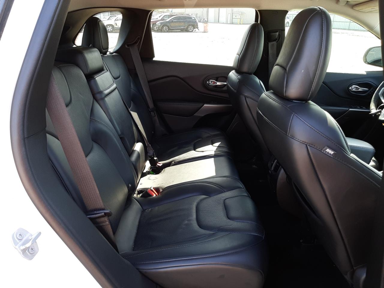 Photo 6 from auction – 2019 JEEP CHEROKEE L with VIN 1C4PJMDNXKD124099