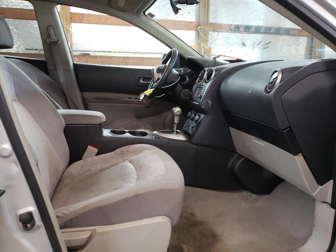 Photo 5 from auction – 2013 NISSAN ROGUE S with VIN JN8AS5MV8DW600936