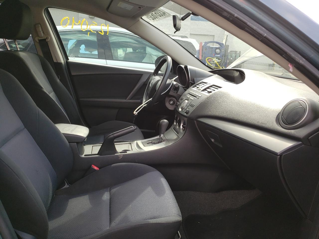 Photo 5 from auction – 2010 MAZDA 3 I with VIN JM1BL1SG0A1262192