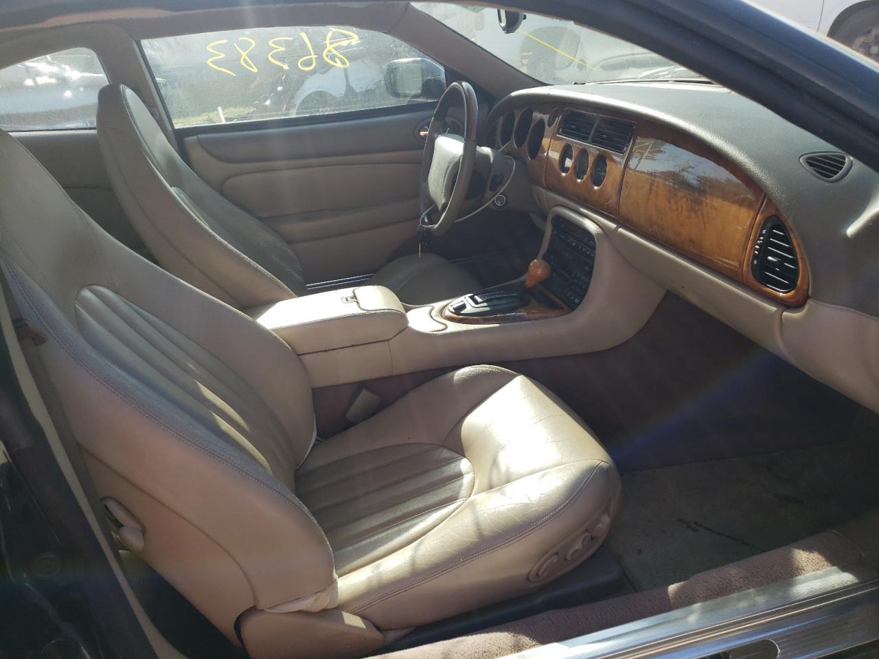 Photo 5 from auction – 2000 JAGUAR XK8 with VIN SAJJA41C2YNA05687