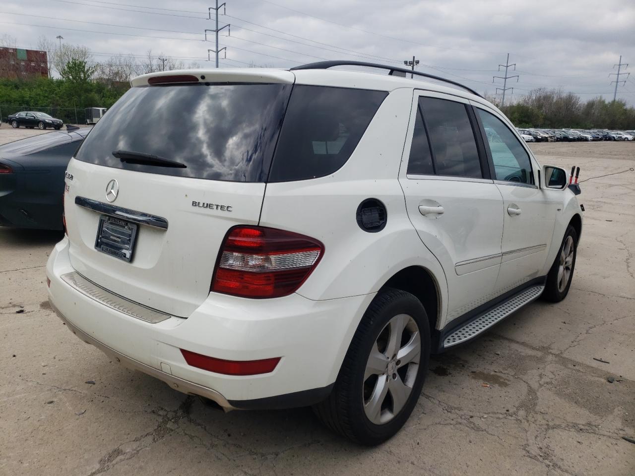 Photo 4 from auction – 2010 MERCEDES-BENZ ML 350 BLU with VIN 4JGBB2FB3AA540991