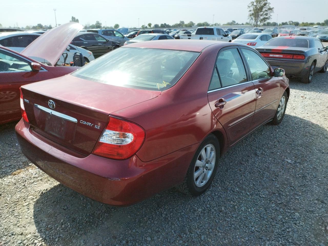 Photo 4 from auction – 2002 TOYOTA CAMRY LE with VIN 4T1BE30K02U070196