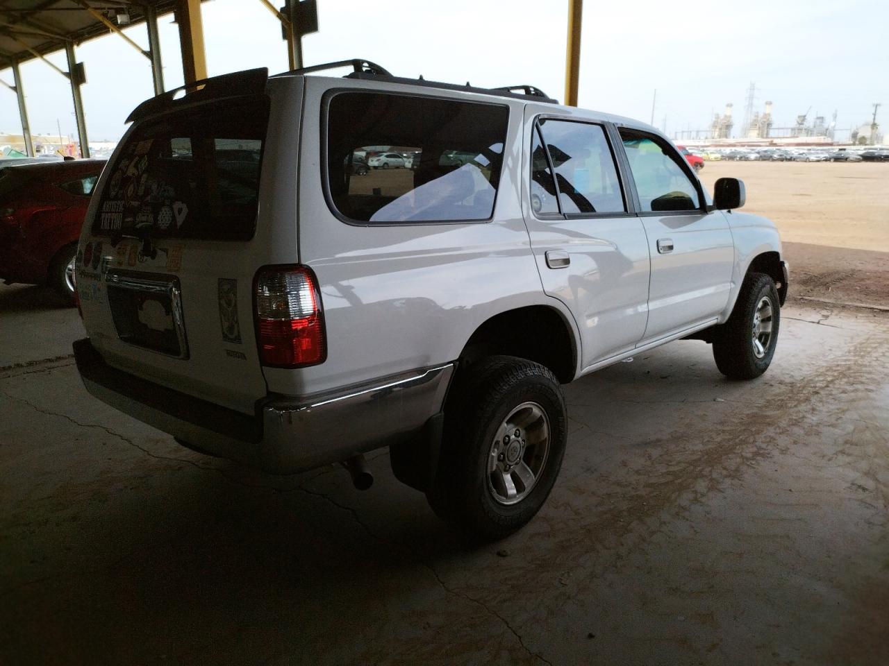 Photo 4 from auction – 2002 TOYOTA 4RUNNER SR with VIN JT3GN86R020257476