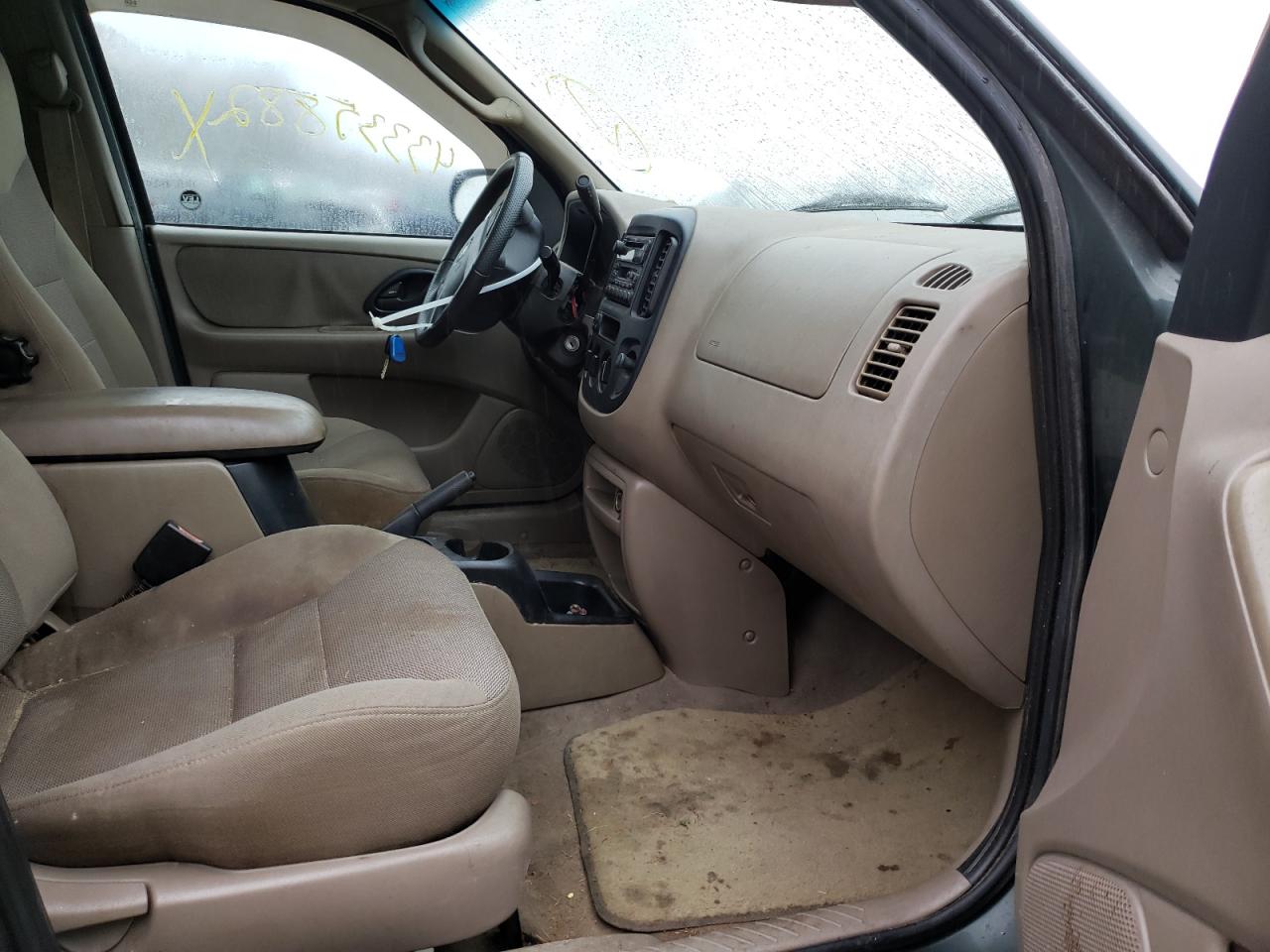 Photo 5 from auction – 2001 FORD ESCAPE XLT with VIN 1FMYU041X1KB82091