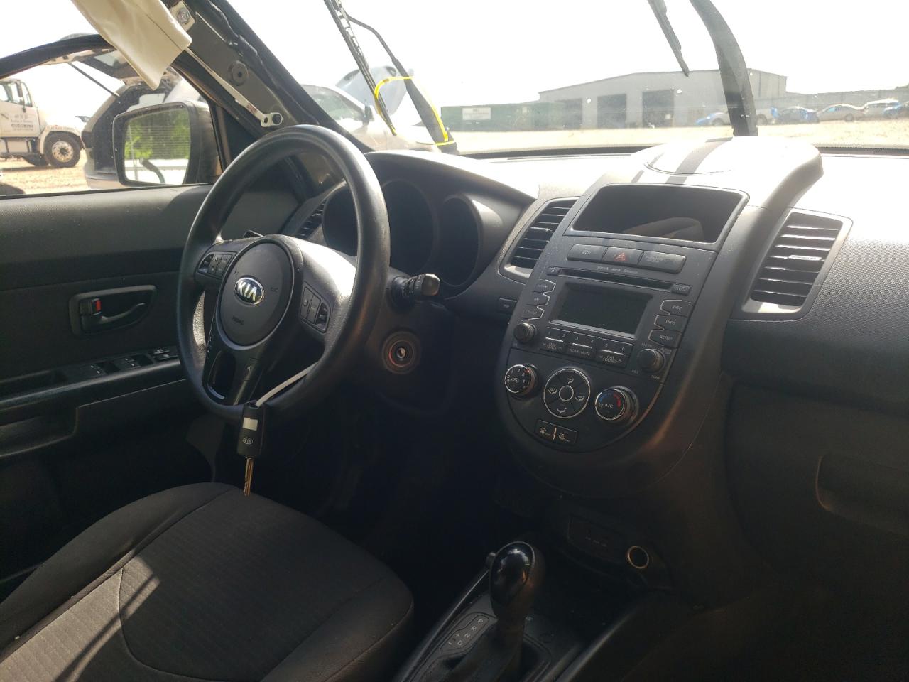 Photo 9 from auction – 2013 KIA SOUL with VIN KNDJT2A51D7530931