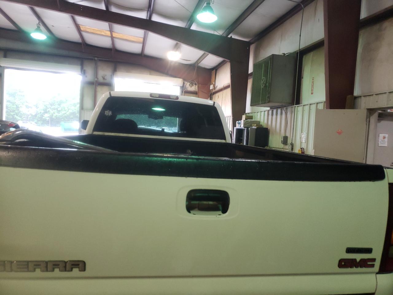 Photo 9 from auction – 2002 GMC SIERRA K25 with VIN 1GTHK29U22E165455