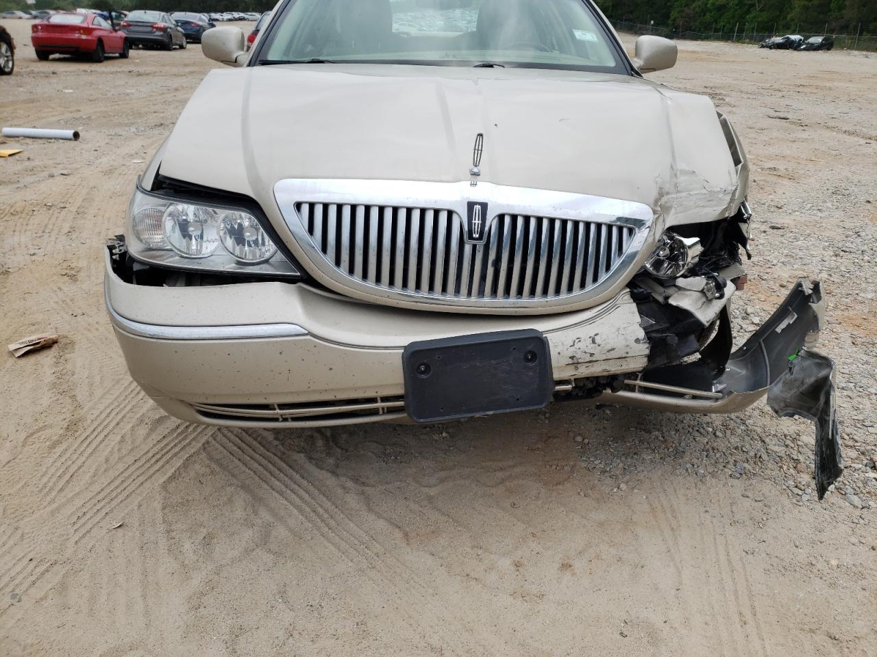 Photo 9 from auction – 2011 LINCOLN TOWN CAR S with VIN 2LNBL8CV8BX766208