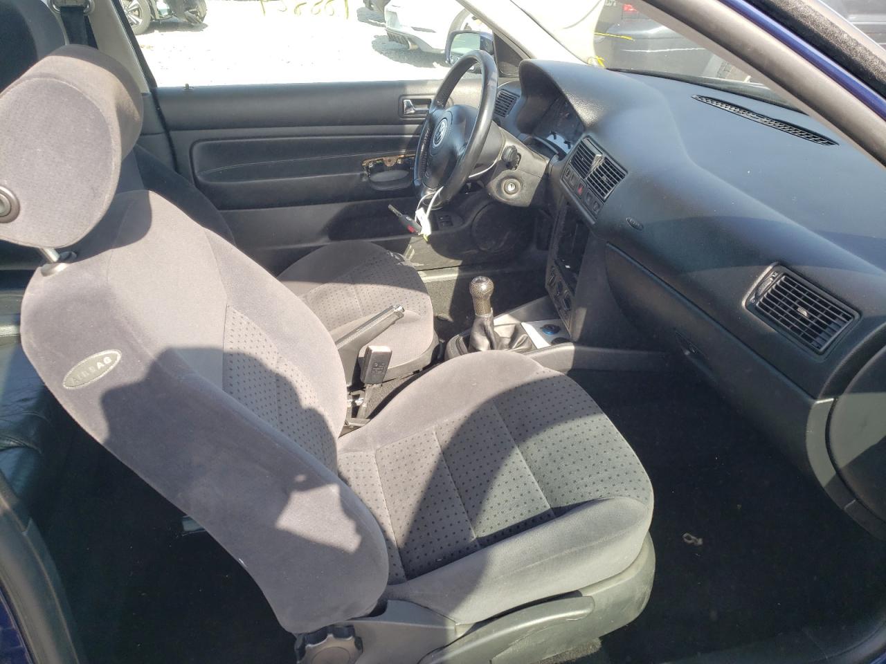Photo 5 from auction – 2003 VOLKSWAGEN GTI with VIN 9BWDE61J134037767