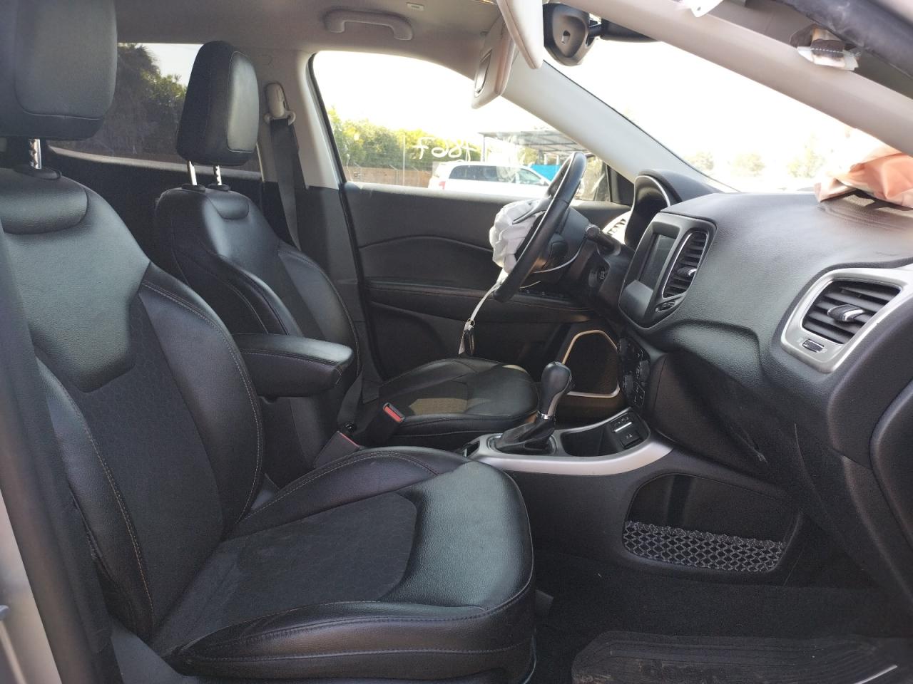 صورة رقم 5 من المزاد - 2018 JEEP COMPASS LA مع VIN 3C4NJCBB4JT137059