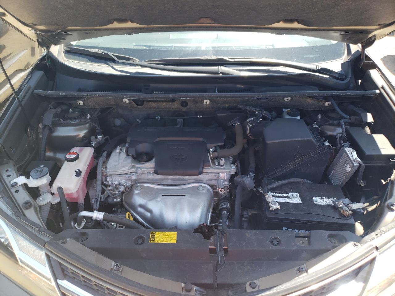 Photo 7 from auction – 2015 TOYOTA RAV4 XLE with VIN JTMWFREV5FD056549