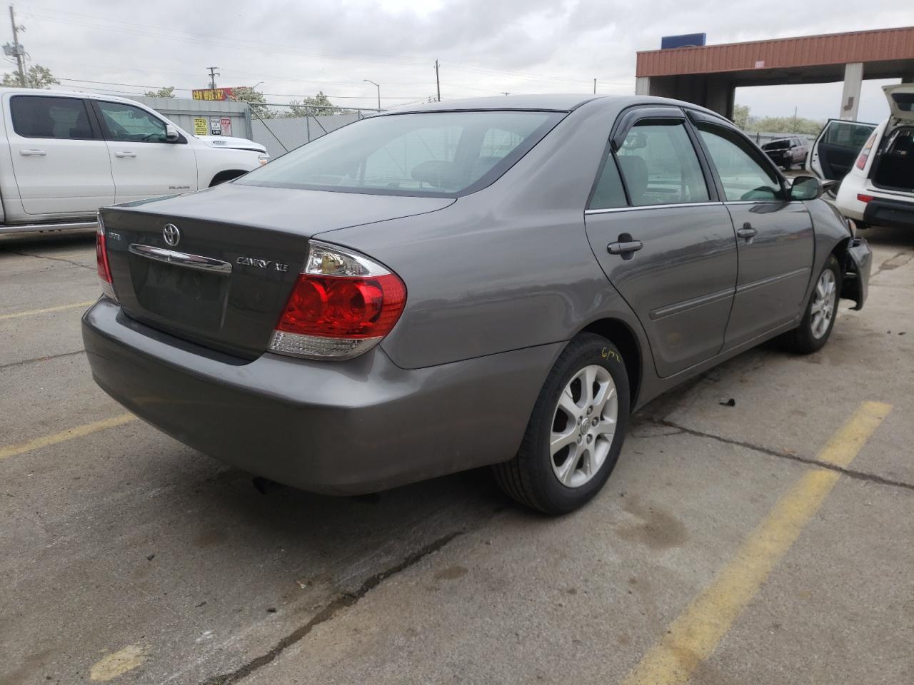 Photo 4 from auction – 2005 TOYOTA CAMRY LE with VIN 4T1BE30KX5U639737