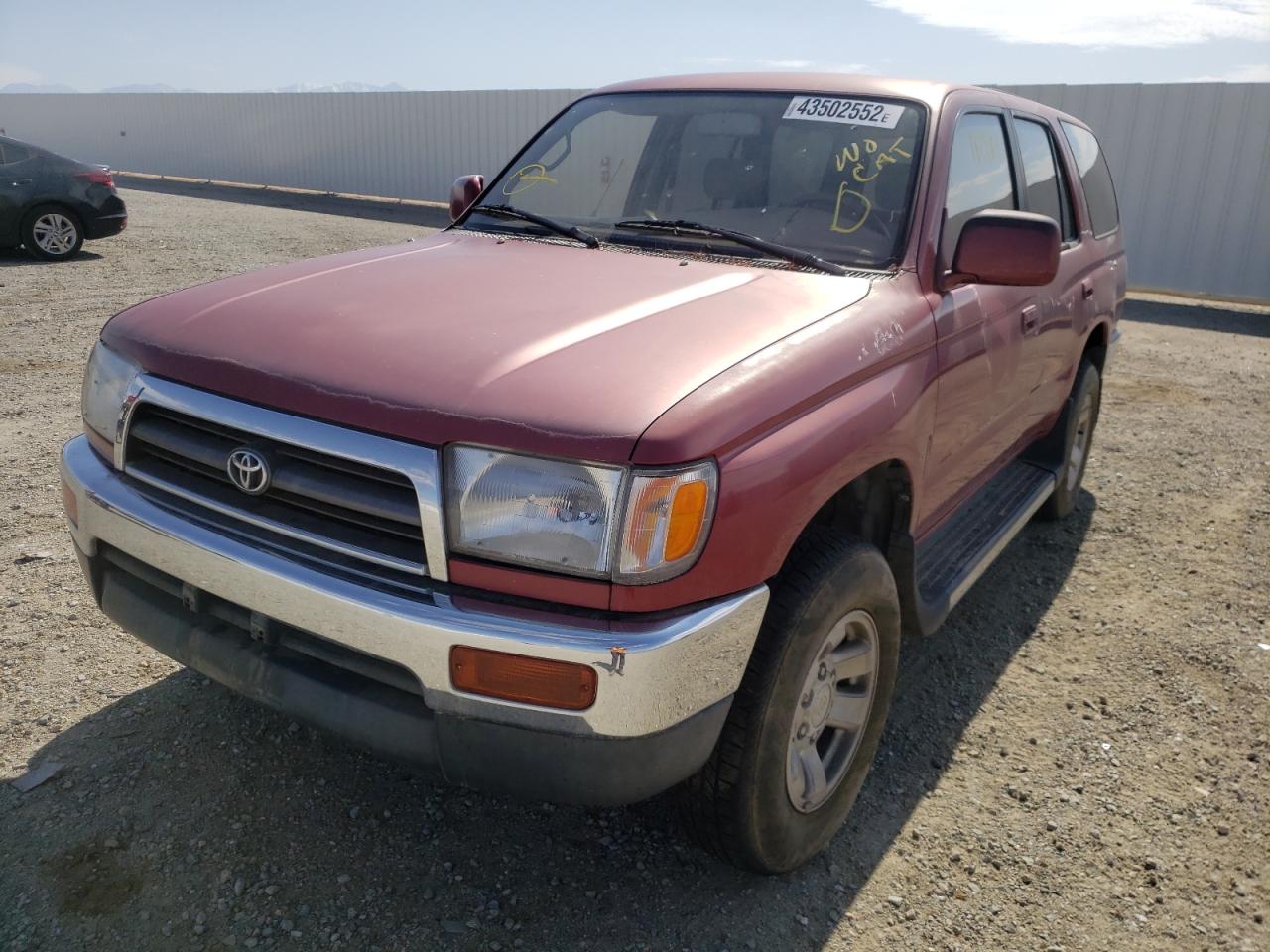 Photo 2 from auction – 1996 TOYOTA 4RUNNER with VIN JT3GN86R5T0003747