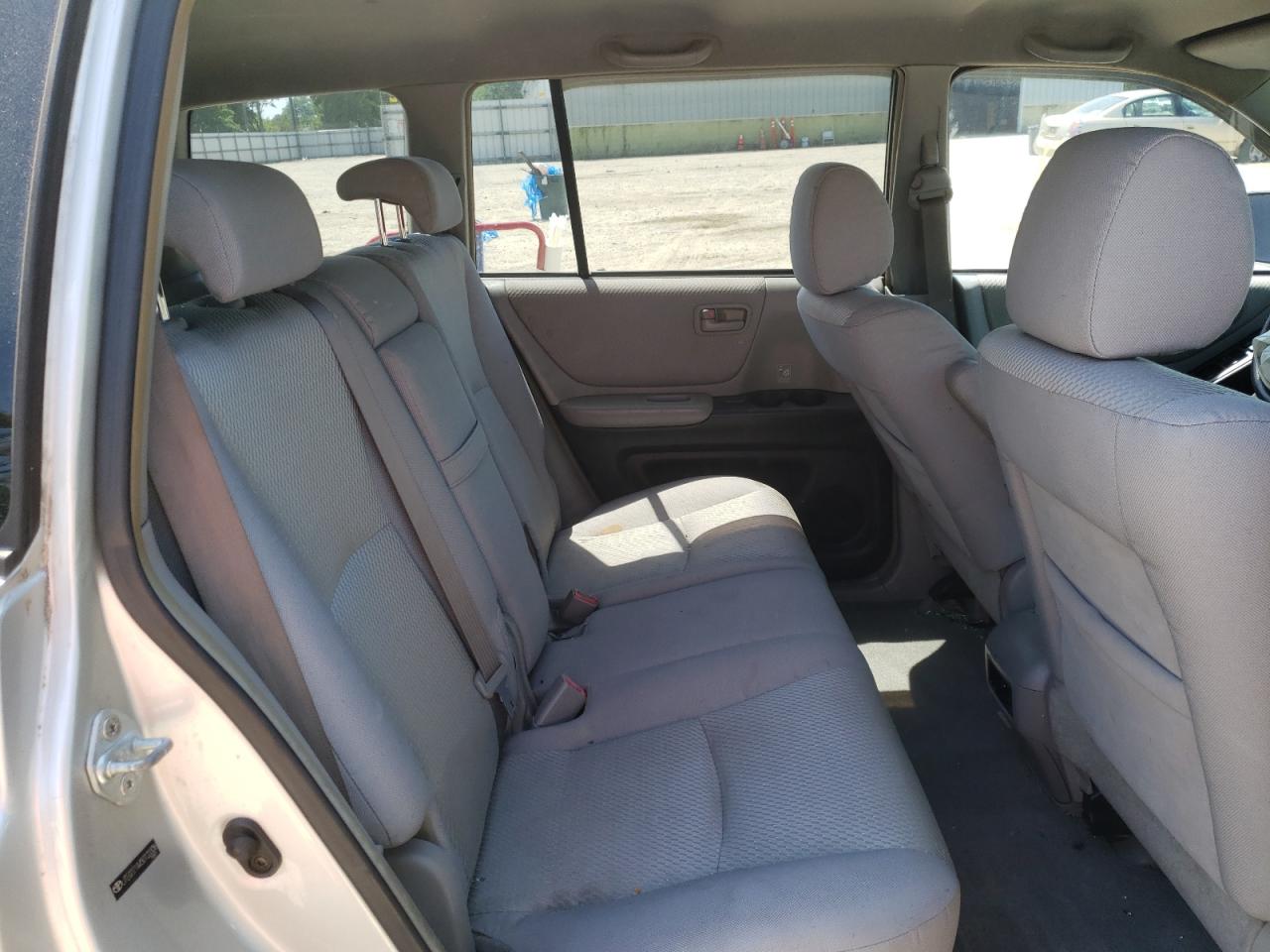 Photo 6 from auction – 2005 TOYOTA HIGHLANDER with VIN JTEGD21A450122336